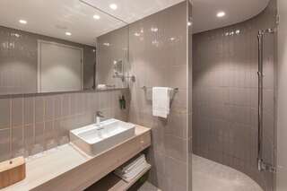 Отель Oru Hub Hotel Таллин Семейный номер (для 2 взрослых и 2 детей)-3
